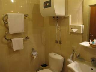 Гостиница Евротель Центральный Екатеринбург Улучшенный люкс с кроватью размера «king-size»-6