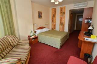 Гостиница Евротель Центральный Екатеринбург Номер-студия с кроватью размера «king-size»-6